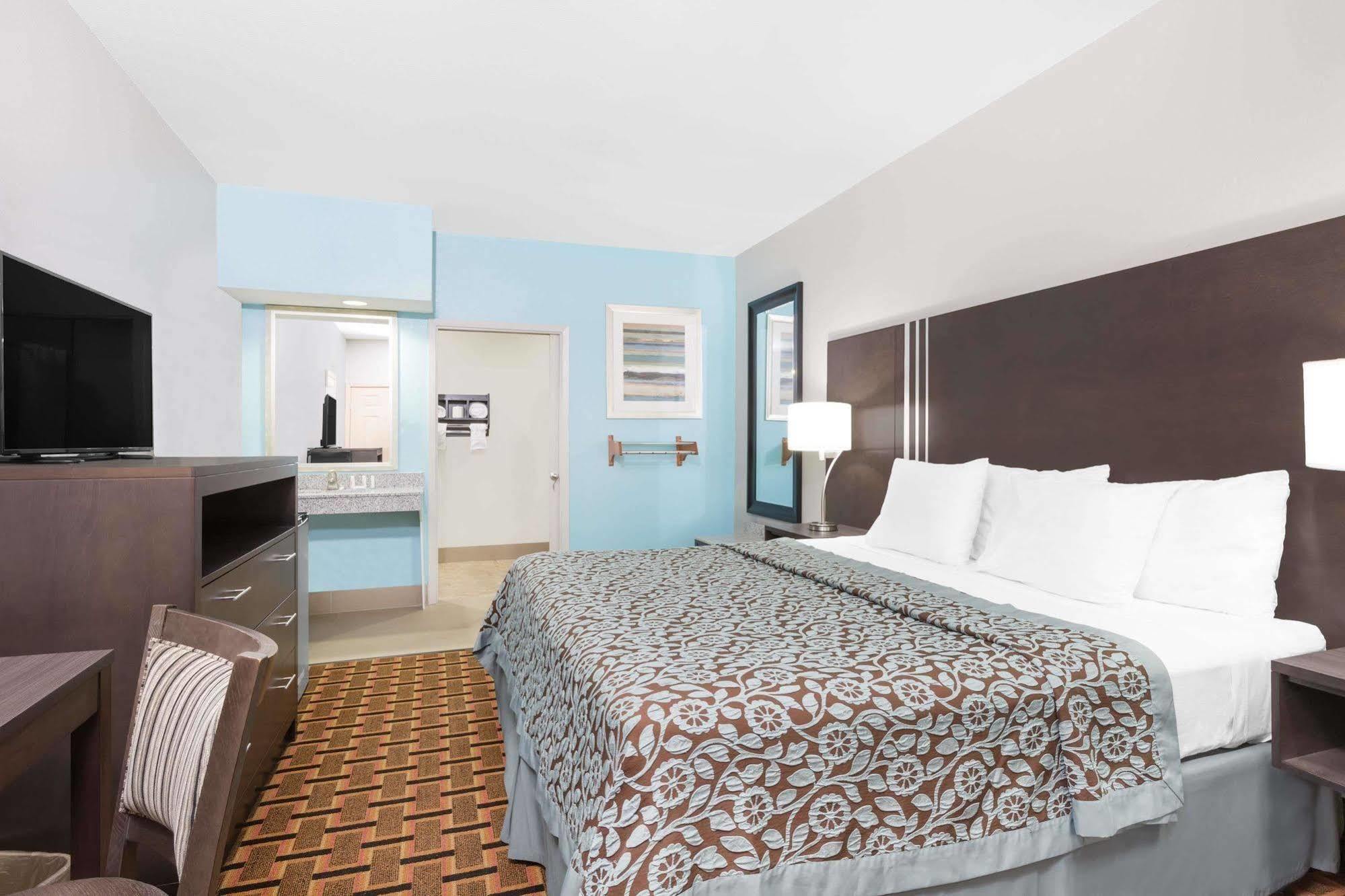 Days Inn & Suites By Wyndham Madisonville Extérieur photo